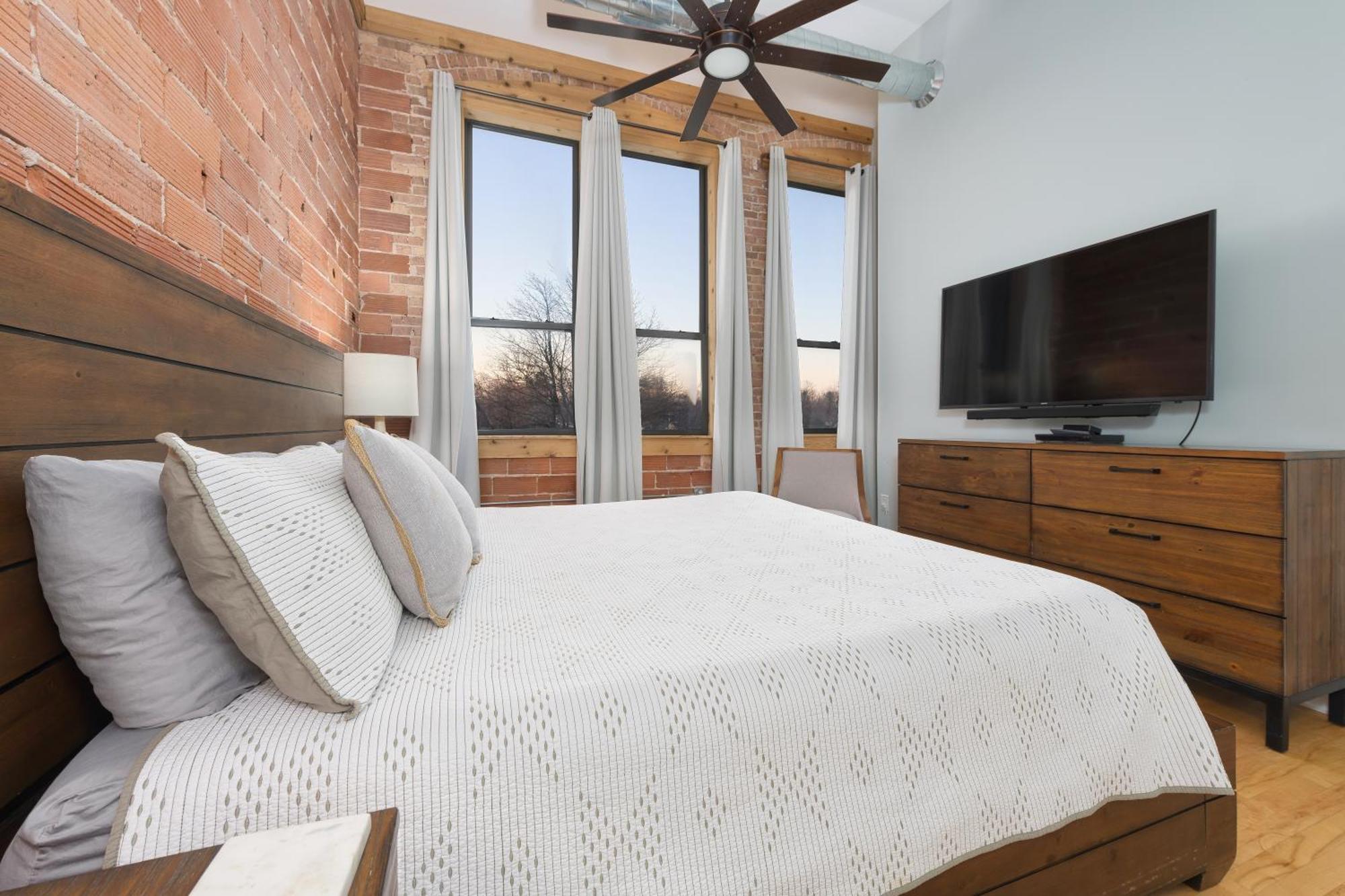 Central Lofts Condo- Year Round Pool- Hot Tub- Close To Beach South Haven Exterior photo